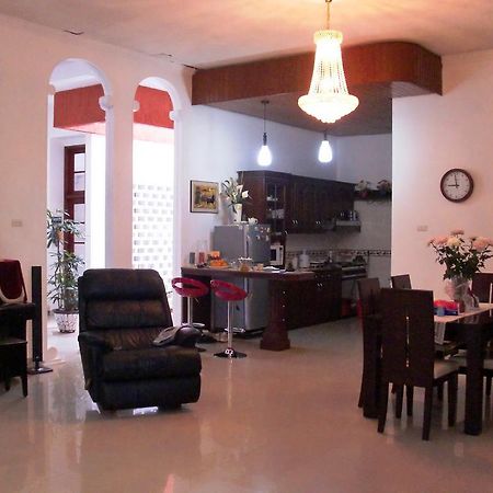 Libra Homestay Manado Luaran gambar