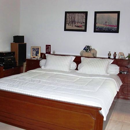 Libra Homestay Manado Luaran gambar